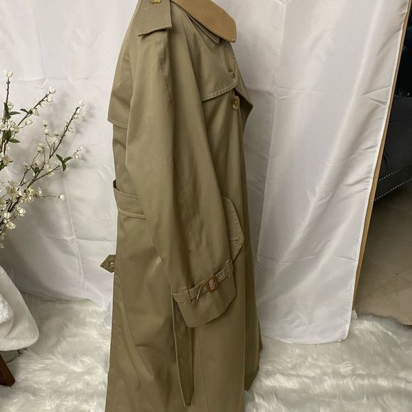 Burberrys London Vintage Camel Tan Trench
Coat Tan Wool Liner - Picture 3 of 15